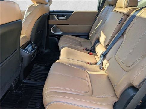 Used 2025 INFINITI QX80 Sensory image 17