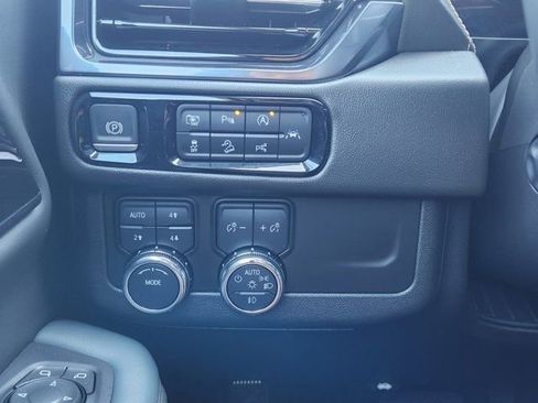 Used 2025 GMC Yukon XL AT4 w/ AT4 Premium Package image 25