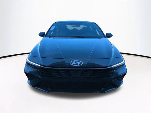 New 2026 Hyundai Elantra SEL Sport image 3
