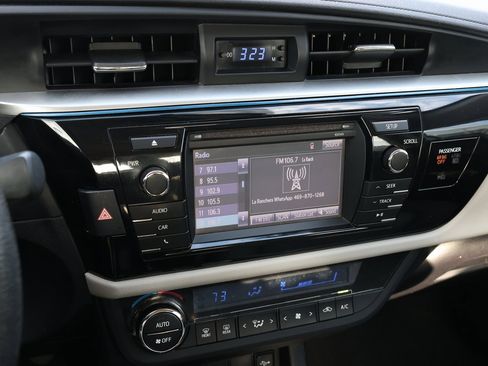 Used 2014 Toyota Corolla LE image 18