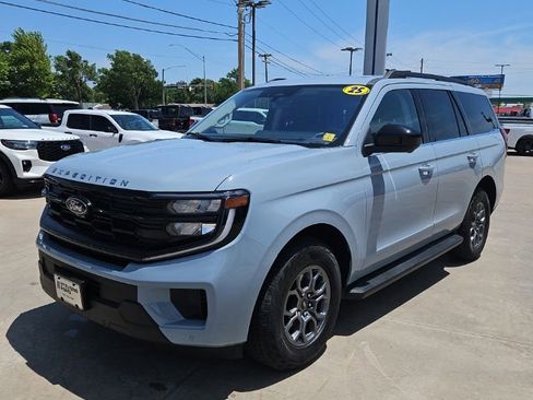 Used 2025 Ford Expedition Active AWD/4WD image 8