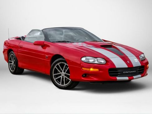 Used 2002 Chevrolet Camaro Z28 w/ SS Performance/Appearance Pkg RWD image 5