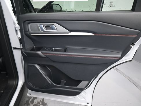 New 2026 Ford Explorer ST-Line w/ ST-Line Street Pack RWD image 19