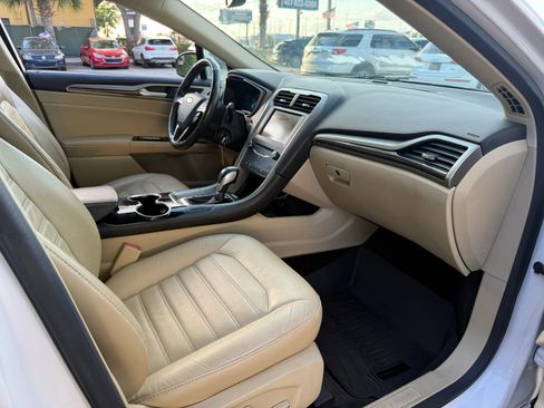 Used 2015 Ford Fusion SE w/ Equipment Group 502A image 24