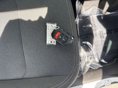 Used 2025 Jeep Wrangler Sport image 35