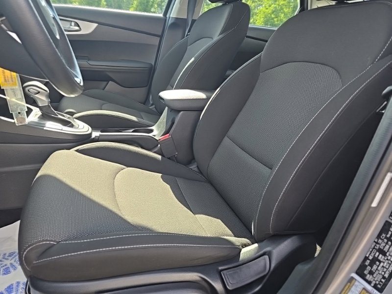 Used 2023 Kia Forte LXS w/ LXS Technology Package FWD image 24