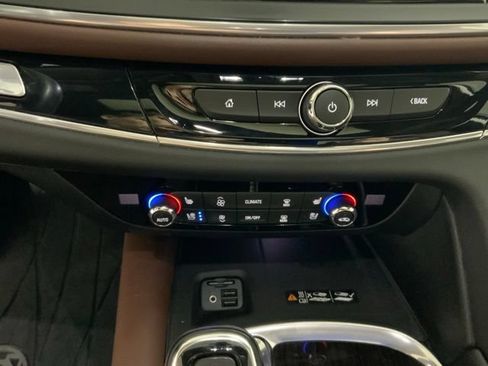 Used 2020 Buick Enclave Avenir w/ Avenir Technology Package AWD/4WD image 20