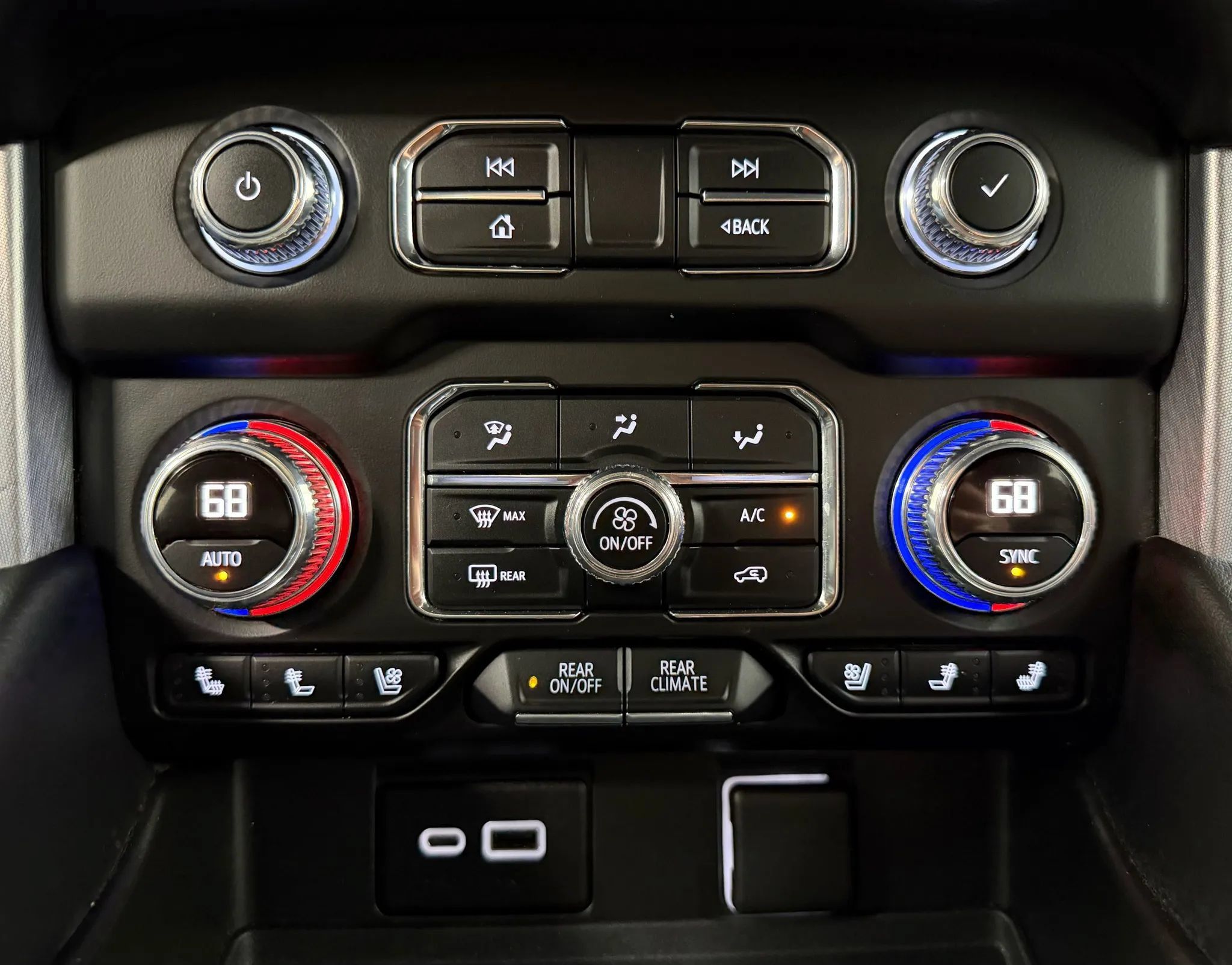 Used 2021 GMC Yukon SLT w/ Rear Media and Nav Package AWD/4WD image 33