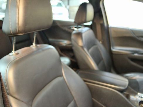 Used 2018 Chevrolet Malibu LT image 11