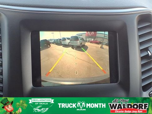 Used 2019 Jeep Cherokee Latitude Plus image 17