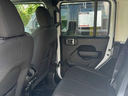 Used 2023 Jeep Wrangler Unlimited w/ Sun & Screen Package AWD/4WD image 34
