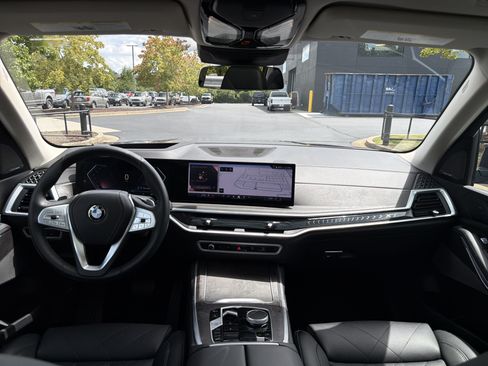 Used 2024 BMW X7 xDrive40i w/ Premium Package AWD/4WD image 45