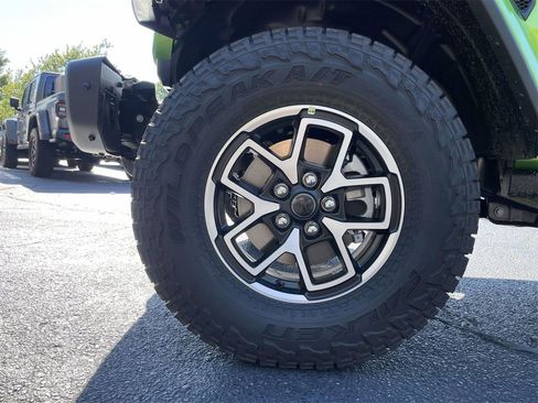 New 2025 Jeep Gladiator Rubicon image 38