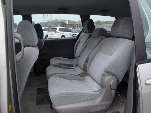 Used 2009 Toyota Sienna CE FWD image 9