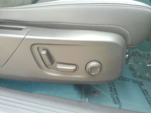 Used 2022 Volvo C40 P8 Recharge Ultimate image 20