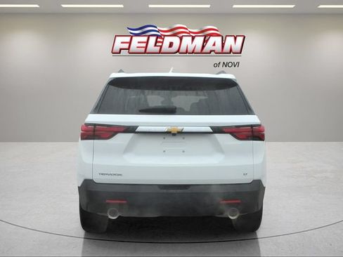 Used 2023 Chevrolet Traverse LT FWD image 4