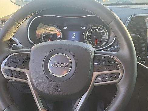 Used 2022 Jeep Cherokee Limited image 14