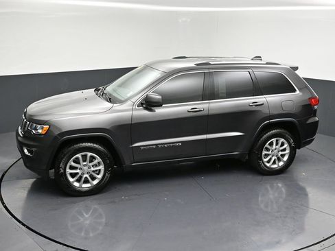 Used 2021 Jeep Grand Cherokee Laredo X image 27