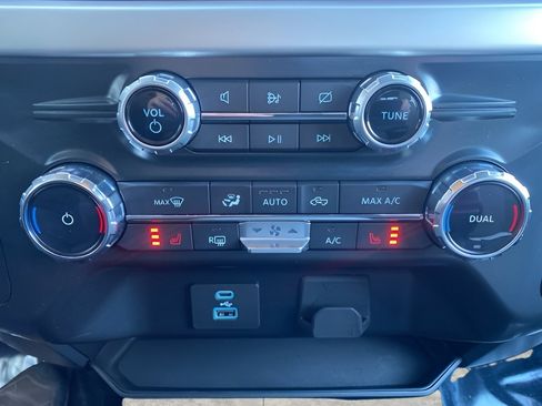 Certified 2022 Ford F150 XLT w/ Equipment Group 302A High image 19