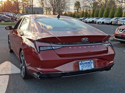Used 2022 Hyundai Elantra Limited w/ Cargo Package FWD image 8