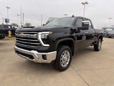 Used 2024 Chevrolet Silverado 2500 LTZ w/ LTZ Convenience Package image 1