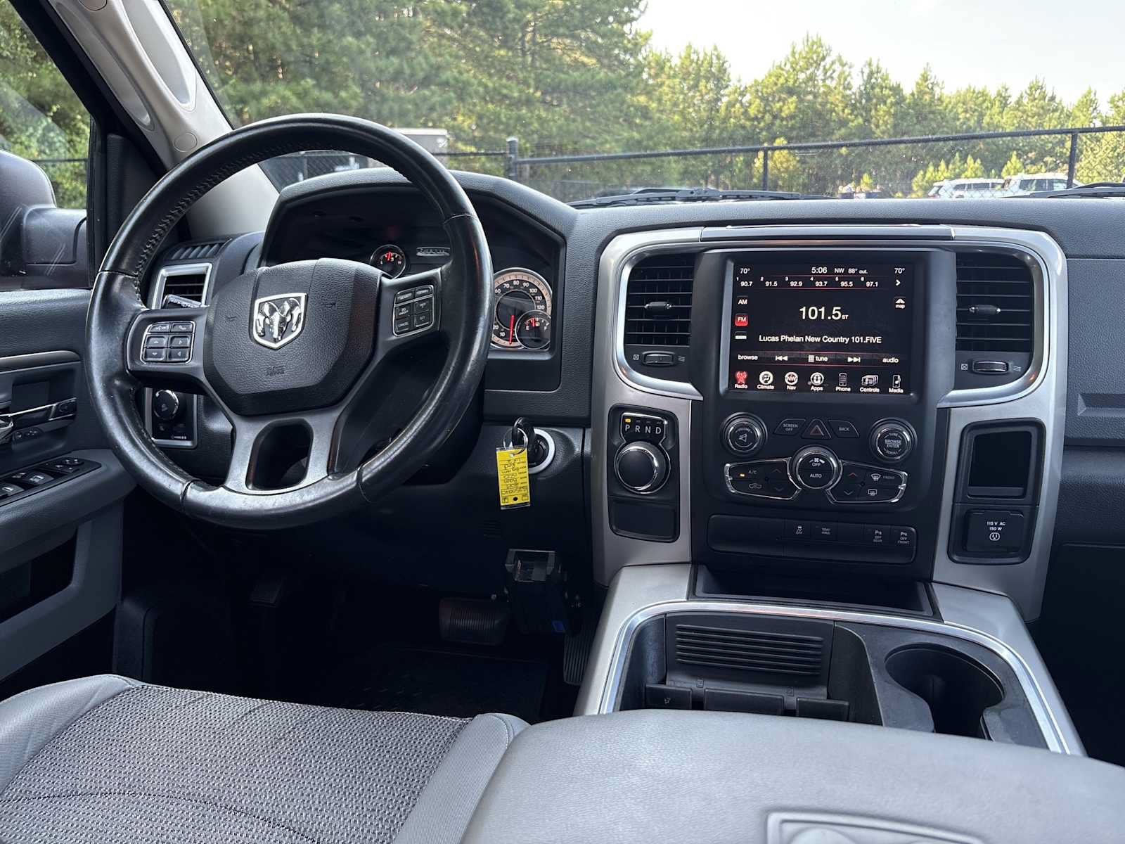 Used 2017 RAM 1500 Big Horn RWD image 3