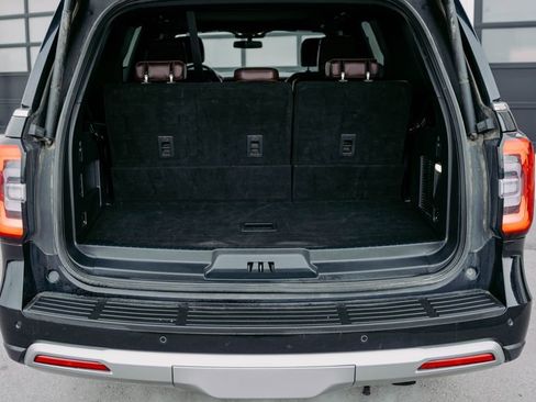 Used 2023 Ford Expedition Limited image 9