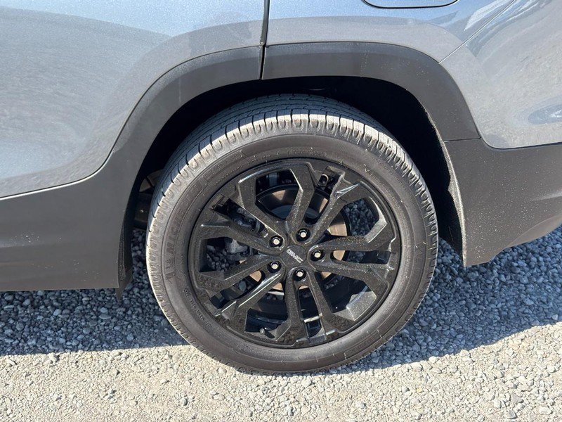 Used 2021 GMC Terrain SLE w/ Driver Convenience Package FWD image 12