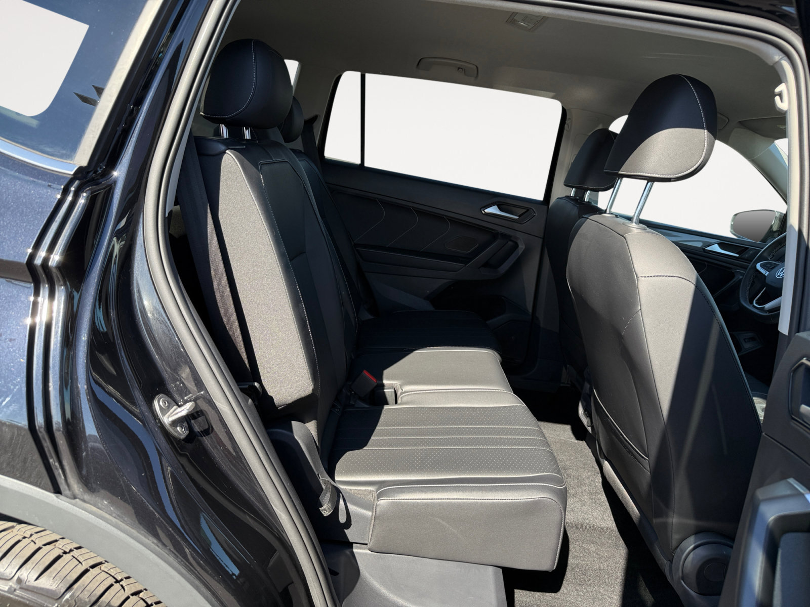 Certified 2022 Volkswagen Tiguan SE FWD image 18