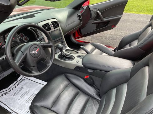 Used 2005 Chevrolet Corvette Convertible w/ Preferred Equipment Group RWD image 60