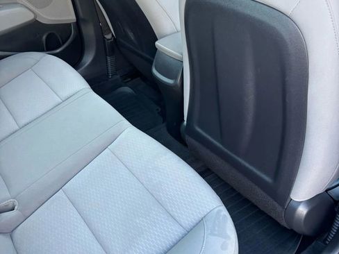 Used 2019 Hyundai Elantra SEL image 16