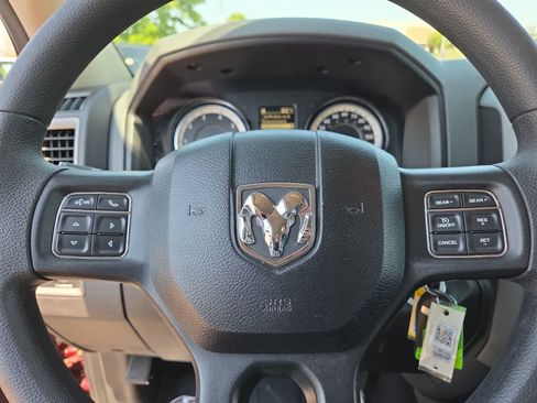 Used 2018 RAM 1500 Express w/ Express Value Package AWD/4WD image 23