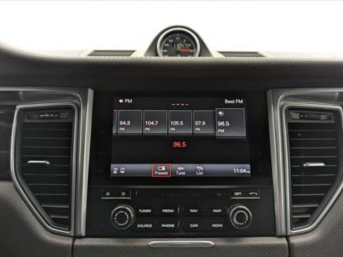 Used 2018 Porsche Macan Turbo w/ Premium Package Plus image 27