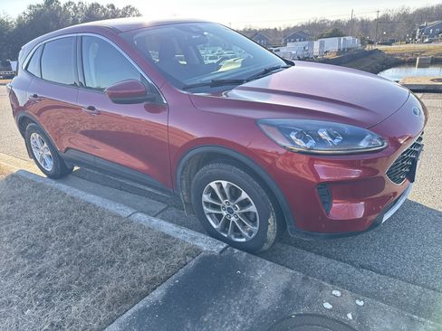 Used 2021 Ford Escape SE w/ Cold Weather Package image 8