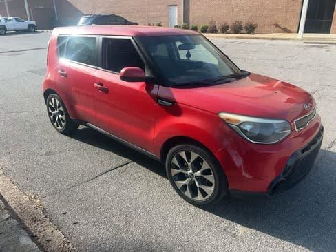 Used 2016 Kia Soul + image 4