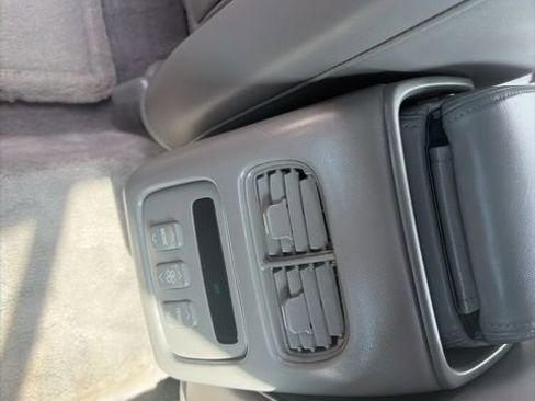 Used 2003 Cadillac De Ville DHS w/ Safety & Security Package image 16