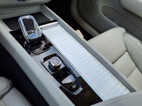 New 2026 Volvo XC60 B5 Ultra w/ Protection Package Premier image 14