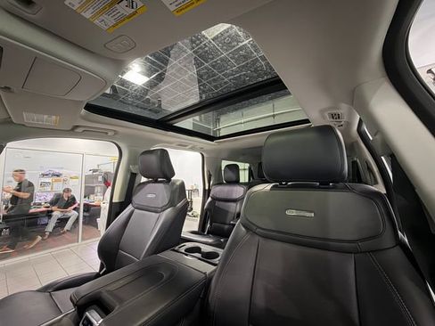 Used 2025 Ford Expedition Max Platinum AWD/4WD image 29