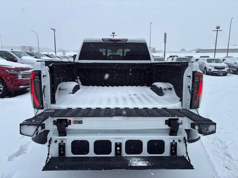 Used 2024 GMC Sierra 3500 AT4 w/ Technology Package image 31