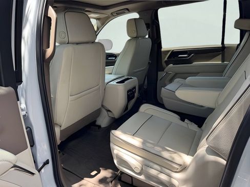 New 2026 GMC Yukon XL Denali w/ Sun & Power Step Package AWD/4WD image 17