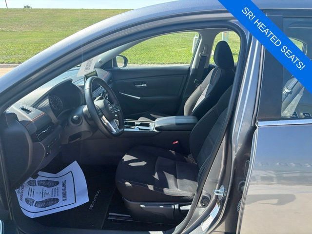 Used 2025 Nissan Sentra SR FWD image 9