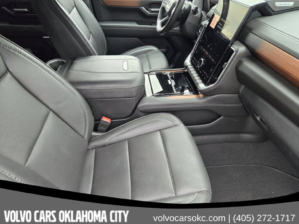 Used 2025 GMC Yukon XL Denali w/ Sun & Power Step Package AWD/4WD image 11
