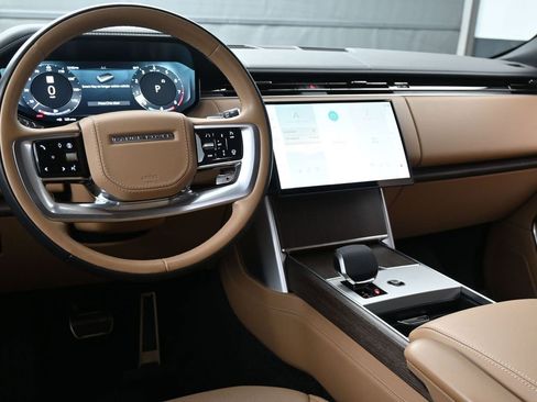 Used 2025 Land Rover Range Rover SE AWD/4WD image 7