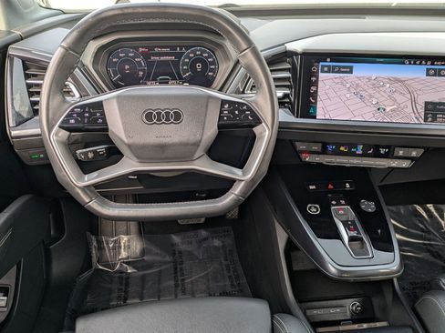 Used 2024 Audi Q4 e-tron Premium Plus image 8