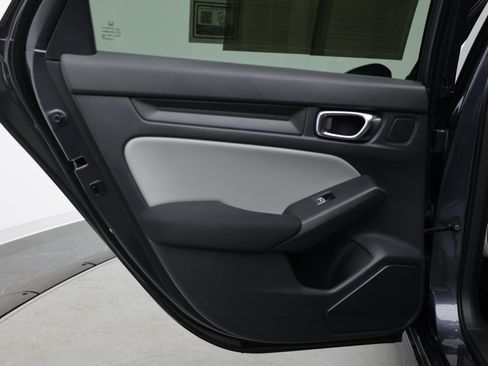 Used 2025 Honda Civic Sport image 29