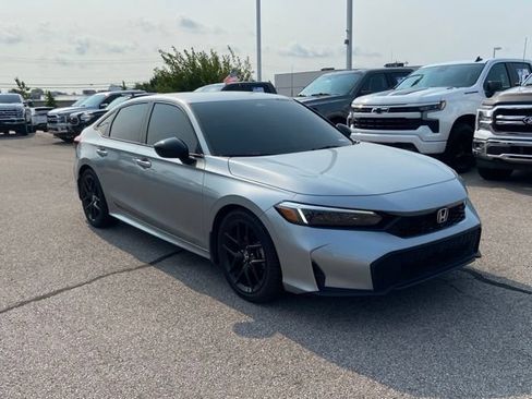 Used 2025 Honda Civic Sport image 2