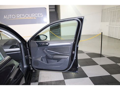 Used 2021 Volkswagen Jetta S image 24