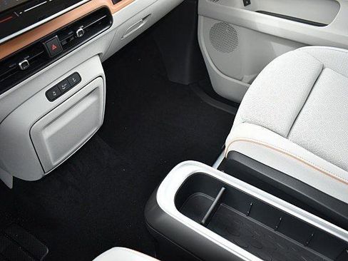 New 2025 Volkswagen ID. Buzz Pro S Plus image 13