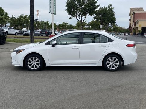Used 2026 Toyota Corolla LE image 2