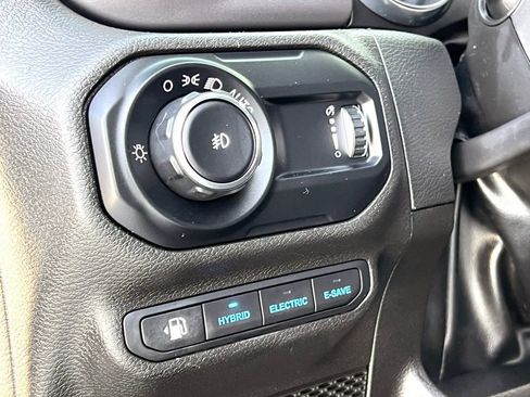 Used 2023 Jeep Wrangler Unlimited w/ Sun & Screen Package image 32